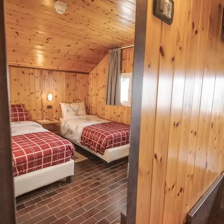 Szálloda Pirovano 3*